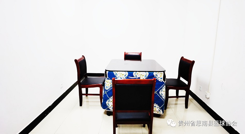 刻苦训练篮球时如何避免受伤的建议_0